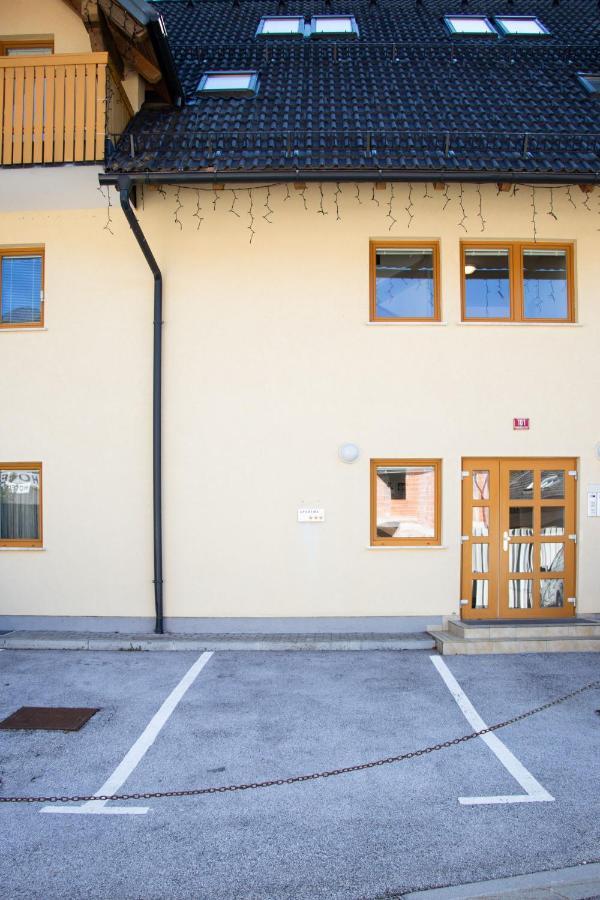 Apartma Soncek, On The Ski Slopes, Balcony, Private Parking Kranjska Gora Eksteriør billede